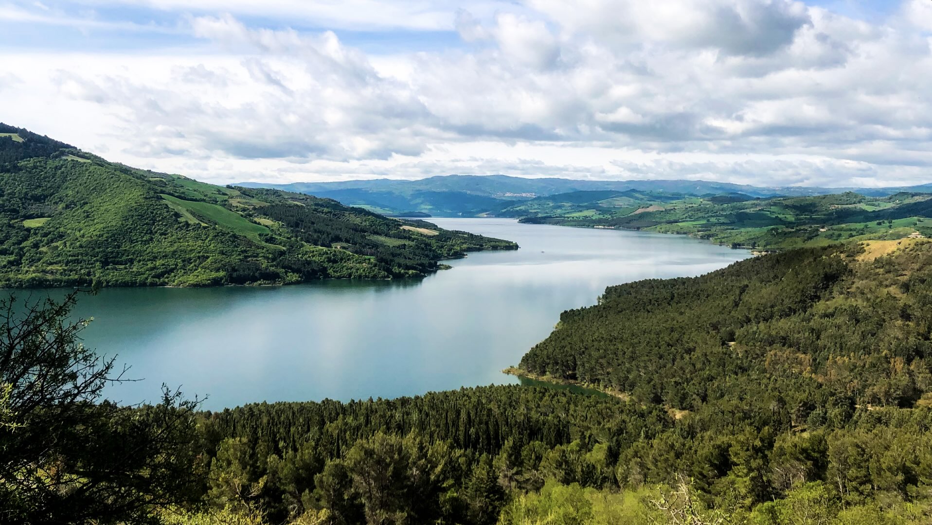 Tra Puglia e Molise la meraviglia del Lago di Occhito: un patto per valorizzarlo Tra Puglia e Molise la meraviglia del Lago di Occhito: un patto per valorizzarlo