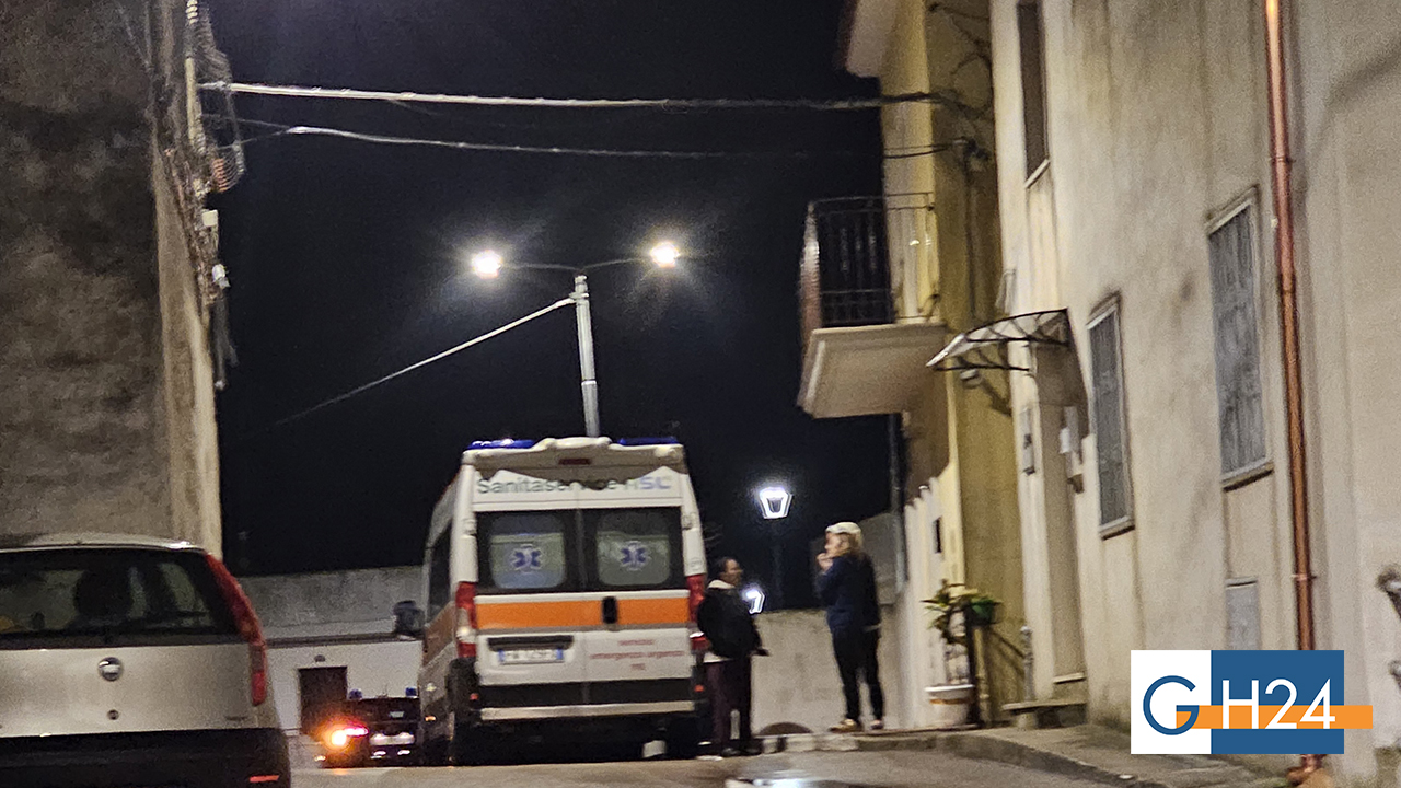 Accoltellamento in centro storico a Ischitella, ferita una persona Accoltellamento in centro storico a Ischitella, ferita una persona