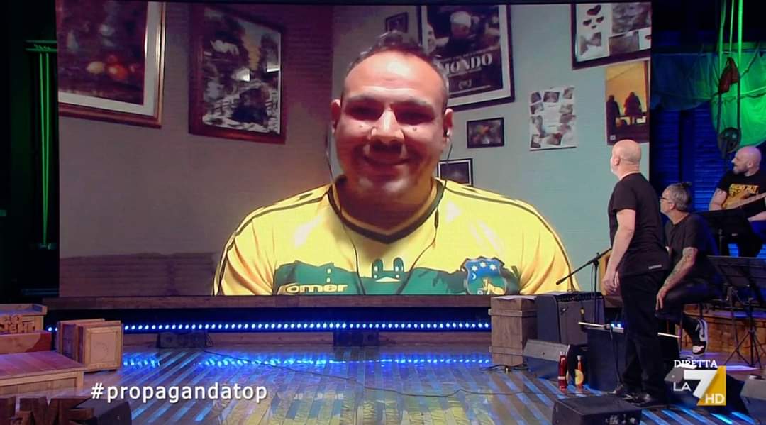 Celle di San Vito a “Propaganda Live”, Zoro e Makkox esaltano la squadra di calcio locale Celle di San Vito a “Propaganda Live”, Zoro e Makkox esaltano la squadra di calcio locale