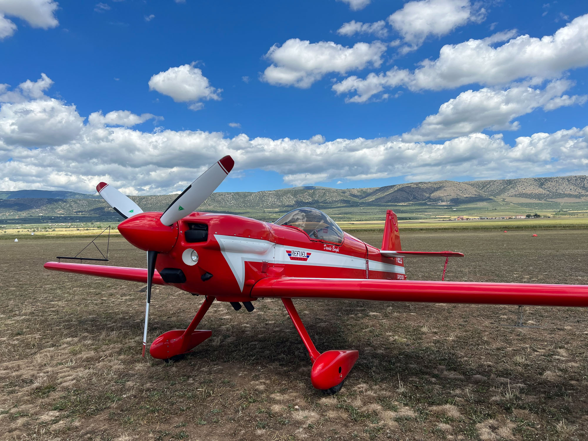 ARIOSA punta alle stelle, spettacolo adrenalinico nei cieli di San Giovanni Rotondo ARIOSA punta alle stelle, spettacolo adrenalinico nei cieli di San Giovanni Rotondo
