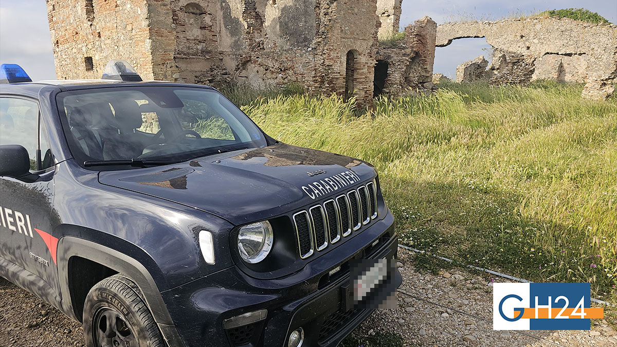 Profanazione di tombe nei confronti di ignoti in agro di Serracapriola Profanazione di tombe nei confronti di ignoti in agro di Serracapriola