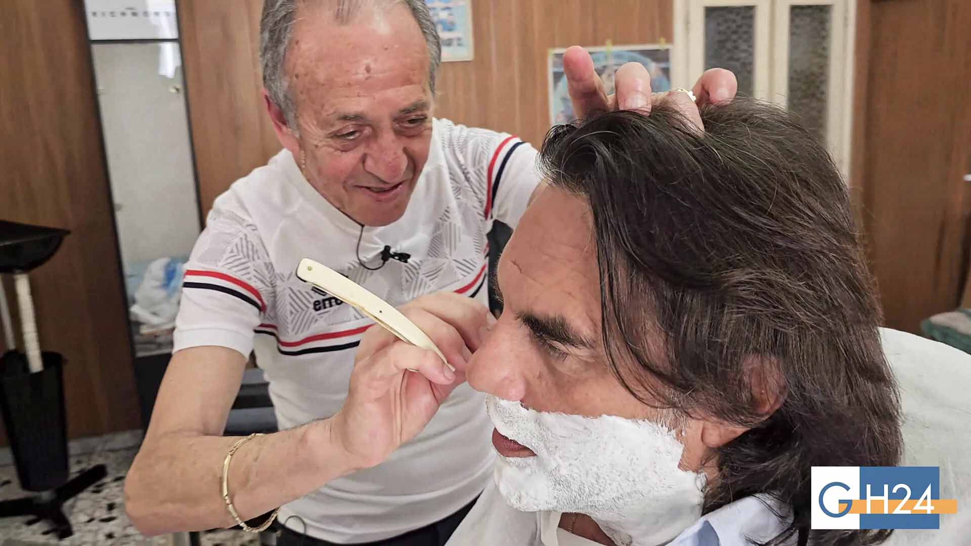 La storica bottega di Matteo Spagnuolo, il maestro barbiere più anziano di Manfredonia La storica bottega di Matteo Spagnuolo, il maestro barbiere più anziano di Manfredonia