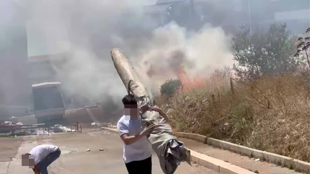 Sterpaglie prendono fuoco al mercato settimanale di San Nicandro Garganico Sterpaglie prendono fuoco al mercato settimanale di San Nicandro Garganico