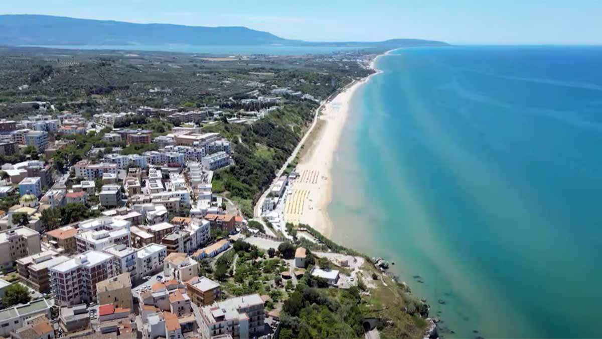 Puglia, il 99,9% delle acque di balneazione è eccellente Puglia, il 99,9% delle acque di balneazione è eccellente