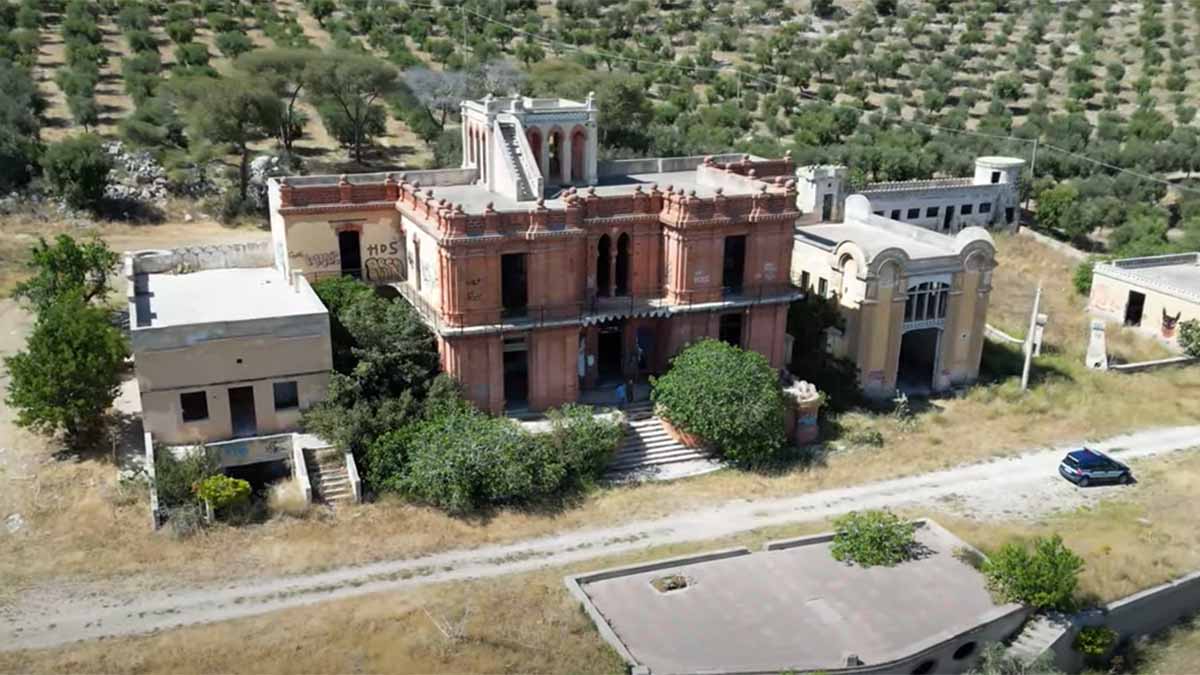 La misteriosa Villa Rosa di Manfredonia: e se il re Vittorio Emanuele fosse passato di qua? La misteriosa Villa Rosa di Manfredonia: e se il re Vittorio Emanuele fosse passato di qua?