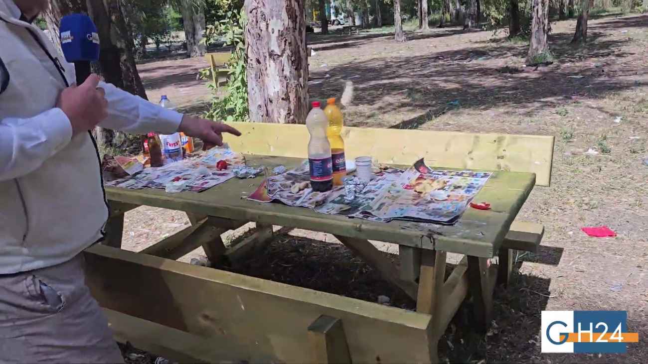 Ma quanta monnezza! Ecco cosa hanno lasciato gli sporcaccioni al Bosco dell’Incoronata a Foggia Ma quanta monnezza! Ecco cosa hanno lasciato gli sporcaccioni al Bosco dell’Incoronata a Foggia