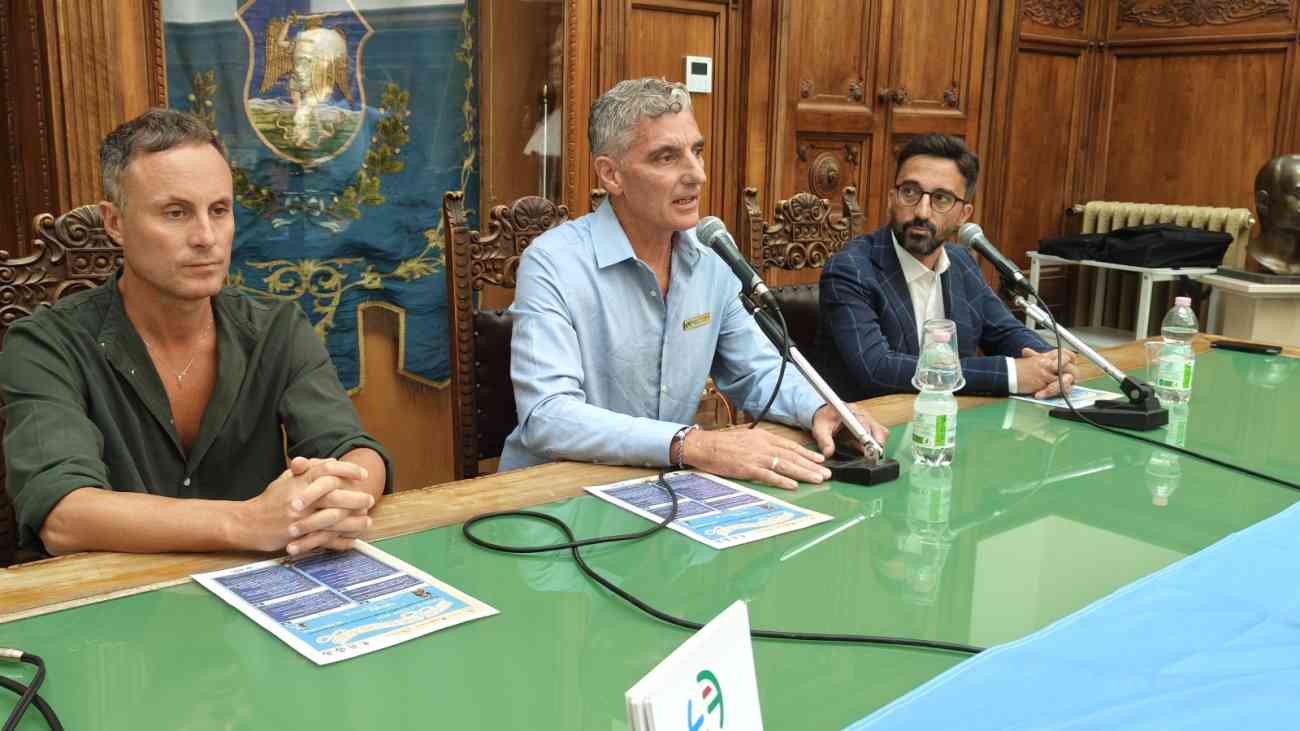 Da sinistra, Raffaele Ferrante, direttore artistico di Biccari come Buenos Aires, l'organizzatore Mariano Russo, presidente di Argentina per il mondo, e Antonio Beatrice, sindaco di Biccari