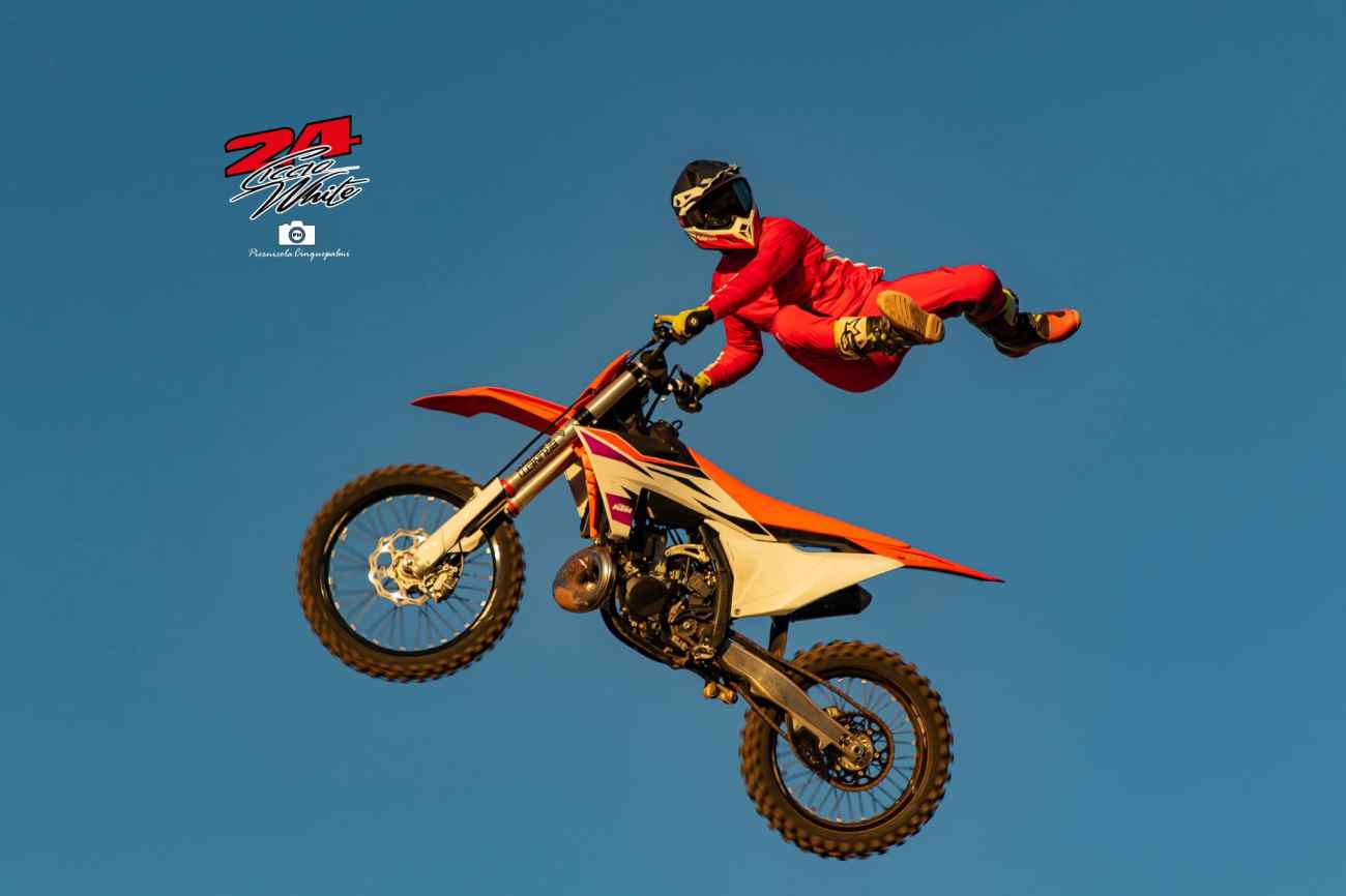 A Cagnano Varano arriva il Motor Day: Motocross Free Style Show A Cagnano Varano arriva il Motor Day: Motocross Free Style Show