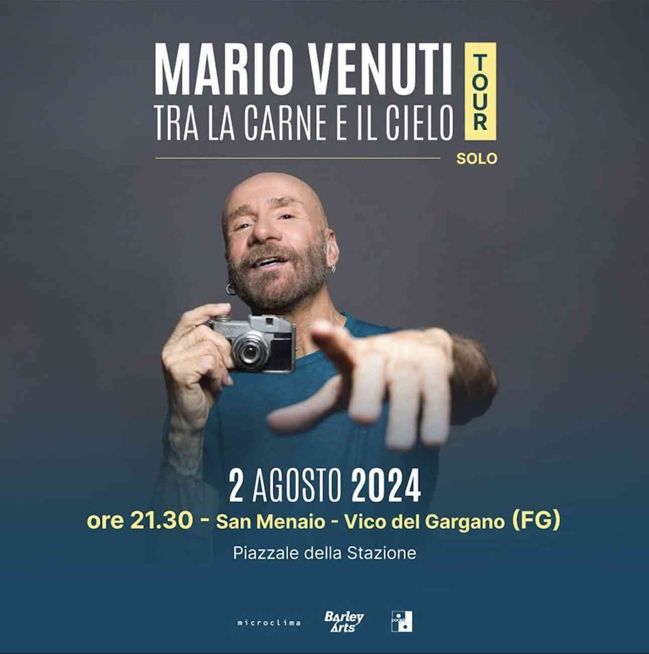 Il concerto di Mario Venuti accanto alle onde di San Menaio Il concerto di Mario Venuti accanto alle onde di San Menaio