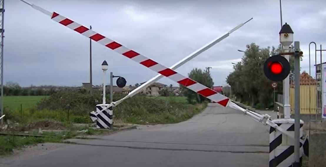 Linea Bari-Pescara: circolazione treni rallentata per un guasto a un passaggio a livello Linea Bari-Pescara: circolazione treni rallentata per un guasto a un passaggio a livello