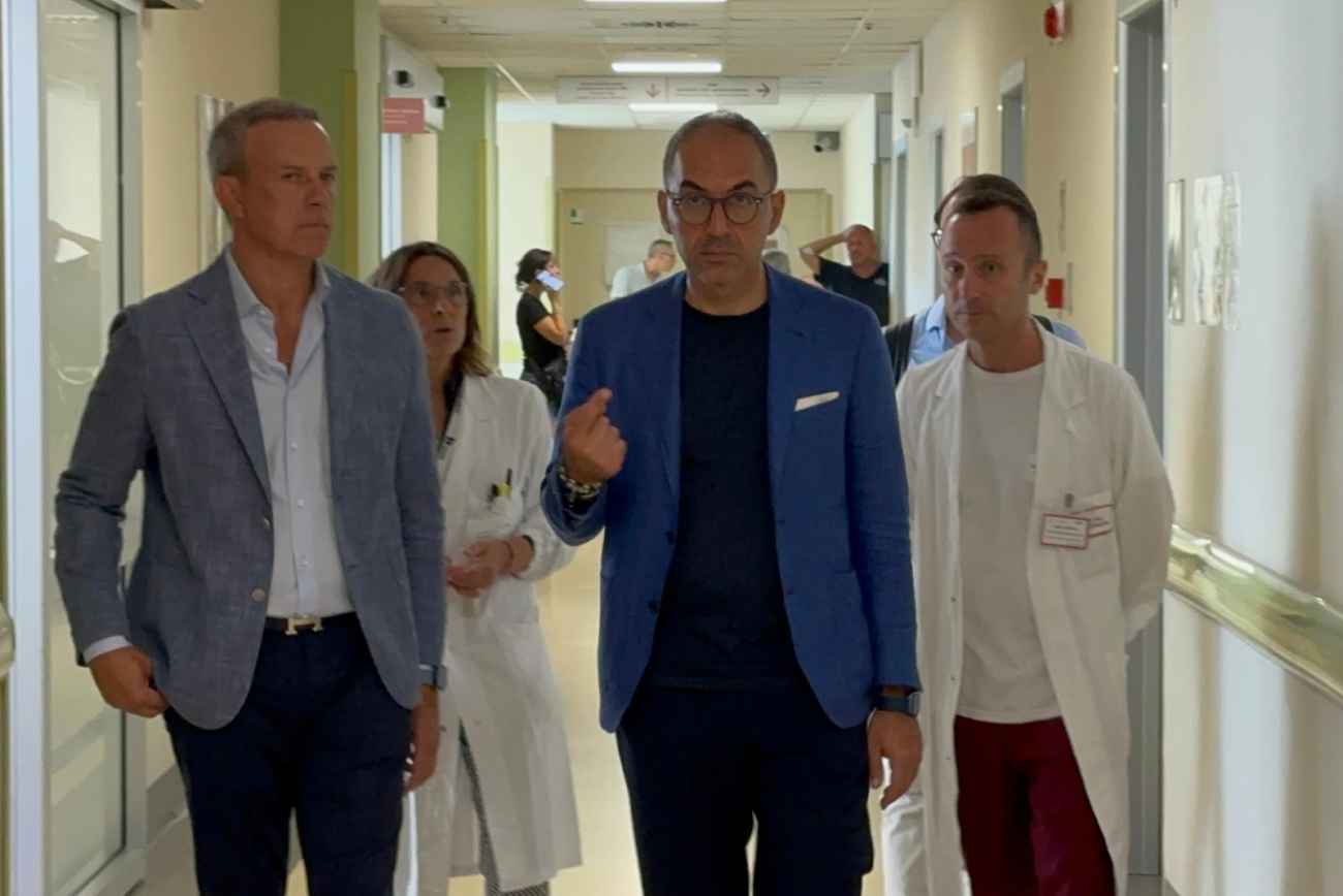 Piemontese incontra il personale sanitario del Policlinico Riuniti di Foggia dopo gli episodi di violenza Piemontese incontra il personale sanitario del Policlinico Riuniti di Foggia dopo gli episodi di violenza
