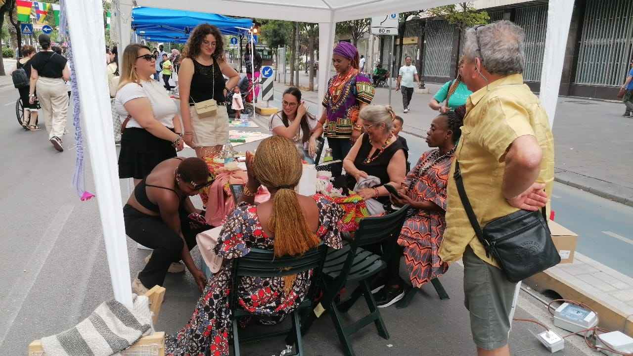 Foggia, alla Fiera d’Ottobre il laboratorio di sartoria con le migranti del progetto SAI Foggia, alla Fiera d’Ottobre il laboratorio di sartoria con le migranti del progetto SAI
