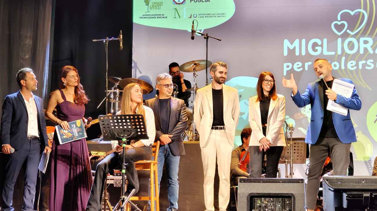 Lucera, un coro di voci per il futuro: il successo di “Migliorarsi per volersi bene” Lucera, un coro di voci per il futuro: il successo di “Migliorarsi per volersi bene”