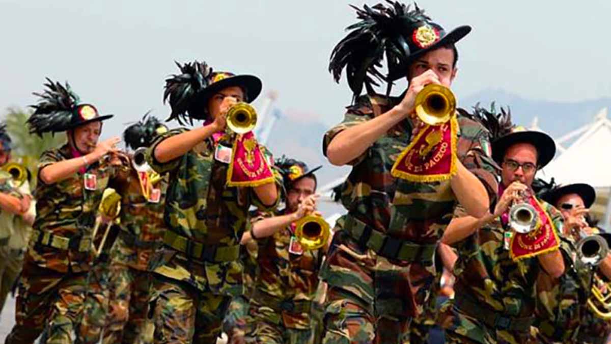 A Bovino arrivano i bersaglieri in occasione della festa di San Celestino Martire A Bovino arrivano i bersaglieri in occasione della festa di San Celestino Martire