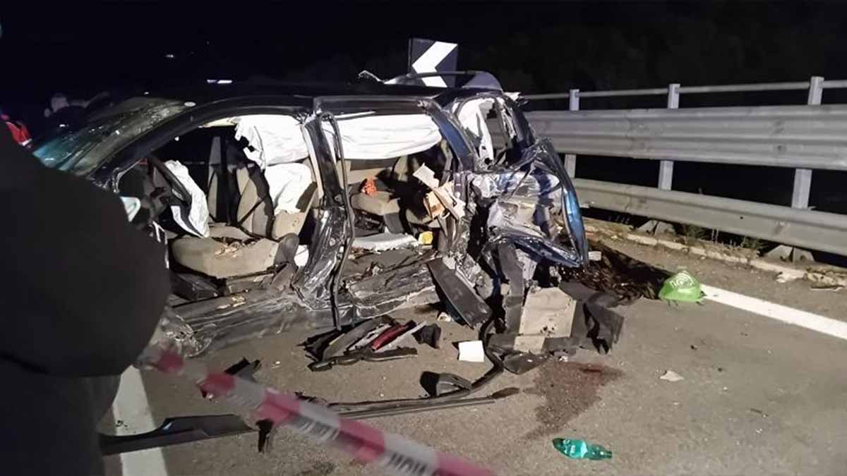 Incidente stradale mortale per tre tifosi del Foggia Incidente stradale mortale per tre tifosi del Foggia
