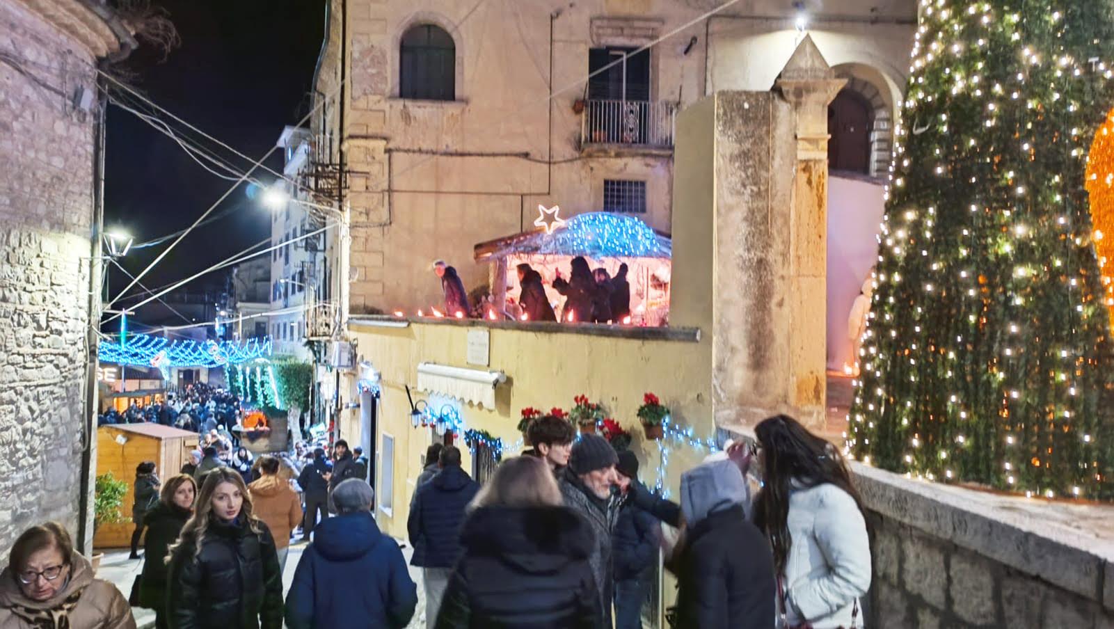 Viaggi gratuiti per Sant’Agata di Puglia con la “Corriera del Natale” Viaggi gratuiti per Sant’Agata di Puglia con la “Corriera del Natale”