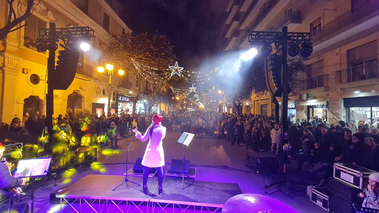 Festività tra Gargano e Daunia con Angela Piaf e la Magia del Natale Festività tra Gargano e Daunia con Angela Piaf e la Magia del Natale