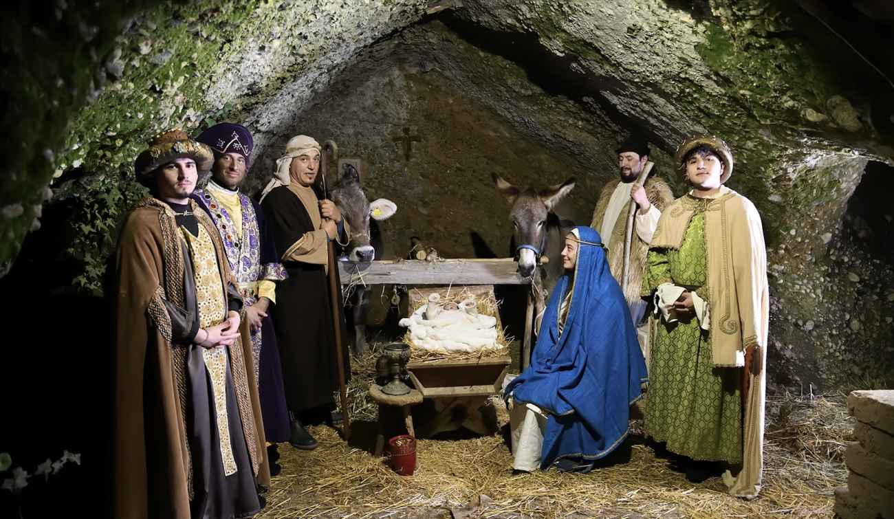 Il Presepe Vivente di Deliceto nel Santuario della Consolazione: oltre 40 figuranti Il Presepe Vivente di Deliceto nel Santuario della Consolazione: oltre 40 figuranti