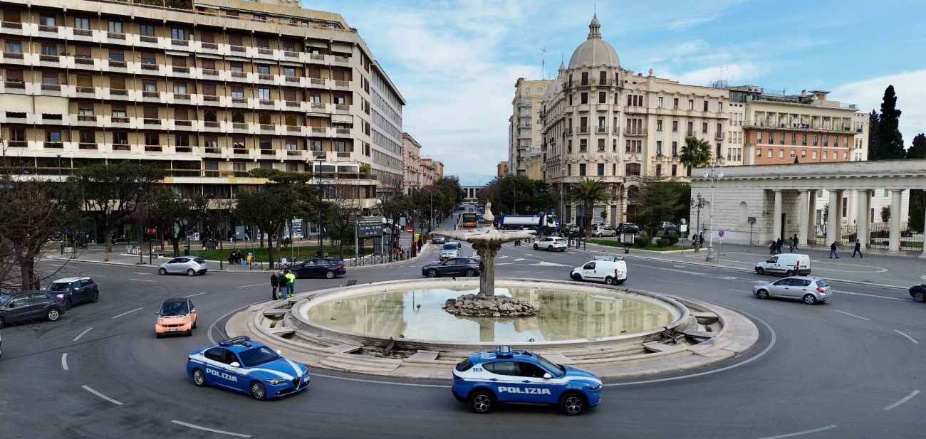 Controlli a tappeto della Polizia a Foggia, Cerignola, Manfredonia ed Orta Nova Controlli a tappeto della Polizia a Foggia, Cerignola, Manfredonia ed Orta Nova