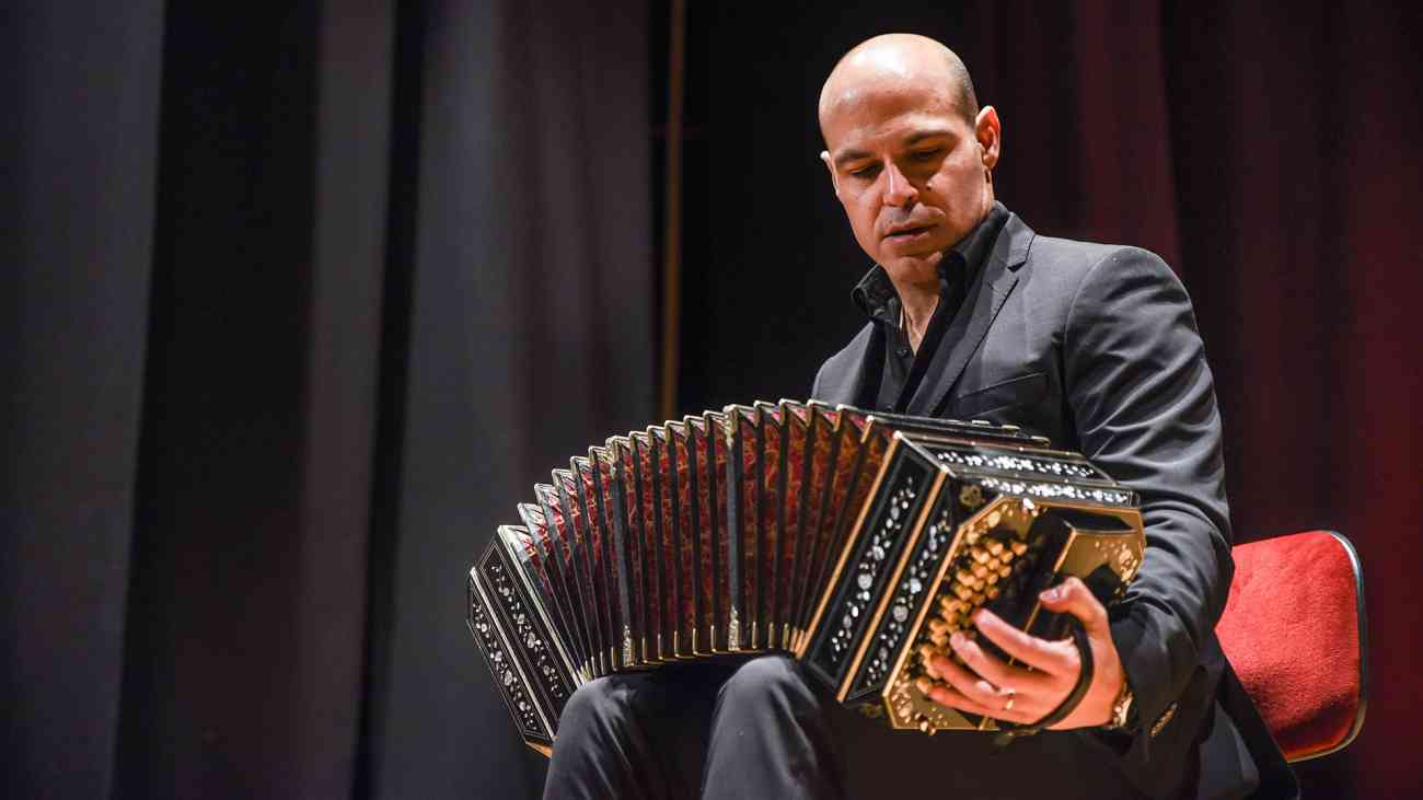 “Le Armonie delle Stagioni”: Vivaldi e Piazzolla si incontrano al Teatro Giordano di Foggia “Le Armonie delle Stagioni”: Vivaldi e Piazzolla si incontrano al Teatro Giordano di Foggia