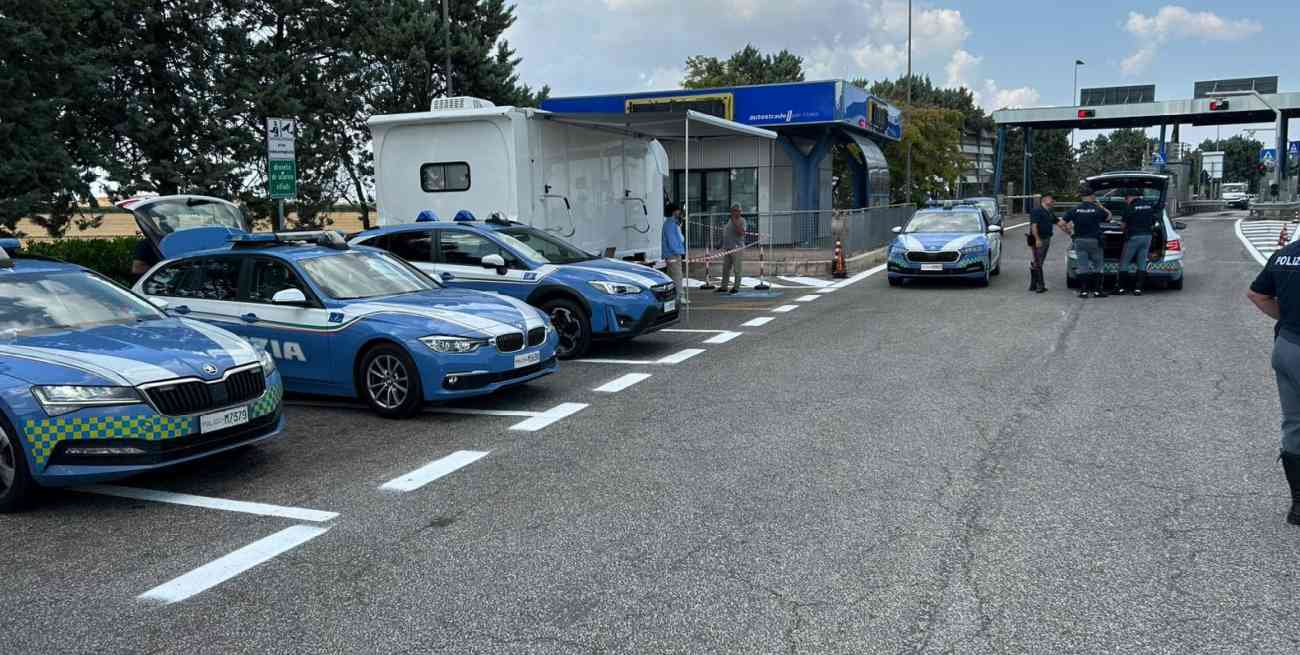 Controlli al casello autostradale di Foggia: screening su 38 conducenti, uno positivo ai cannabinoidi Controlli al casello autostradale di Foggia: screening su 38 conducenti, uno positivo ai cannabinoidi
