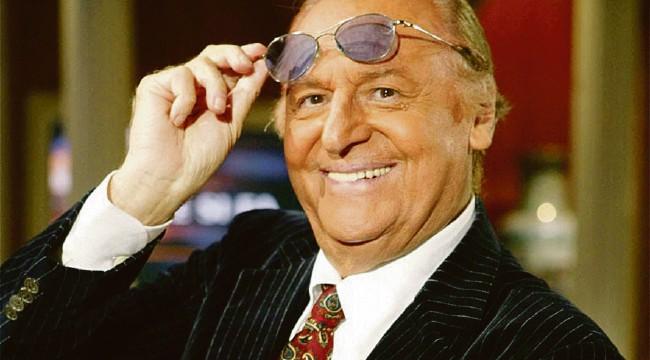 Renzo Arbore compie 88 anni: il genio foggiano che ha cambiato la TV italiana Renzo Arbore