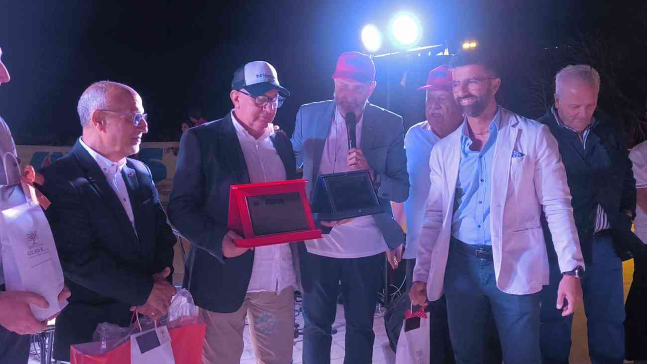 AVIS premia Antonio Fischetti: ha donato 262 volte il sangue per chi ne aveva bisogno AVIS premia Antonio Fischetti: ha donato 262 volte il sangue per chi ne aveva bisogno