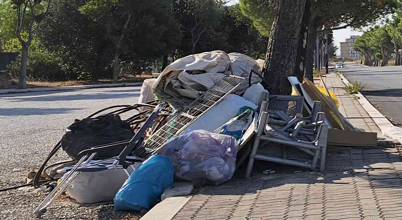 Manfredonia, Guardie Ambientali Italiane: “Cassonetti rimossi: inciviltà risolta o solo spostata?” Manfredonia, Guardie Ambientali Italiane: “Cassonetti rimossi: inciviltà risolta o solo spostata?”
