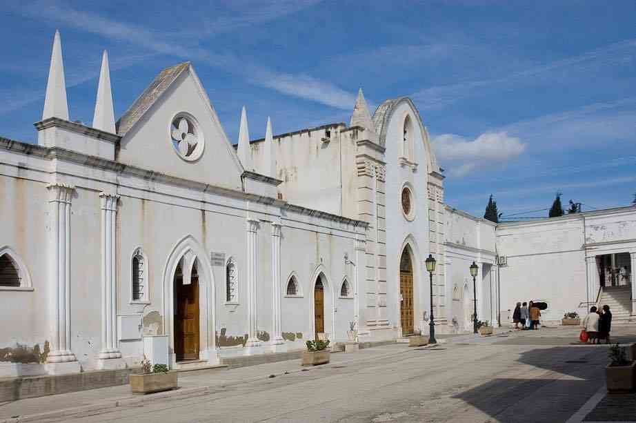 Cimitero di Manfredonia, 252 nuovi loculi e 54 ossari Cimitero di Manfredonia, 252 nuovi loculi e 54 ossari