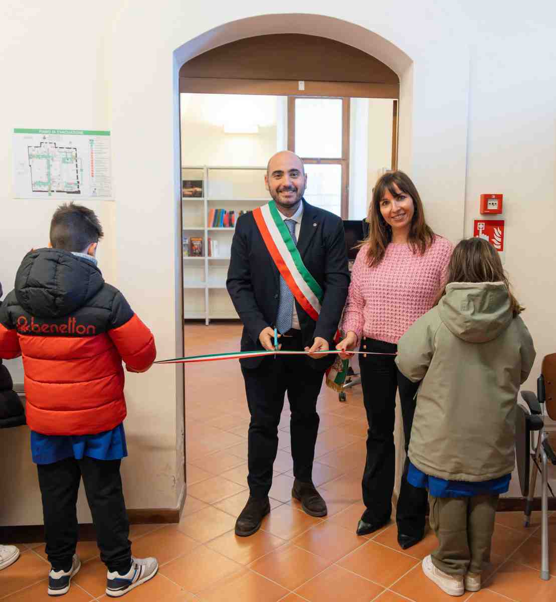Inaugurata a Lucera la Sala Multimediale della Biblioteca Ruggiero Bonghi Inaugurata a Lucera la Sala Multimediale della Biblioteca Ruggiero Bonghi