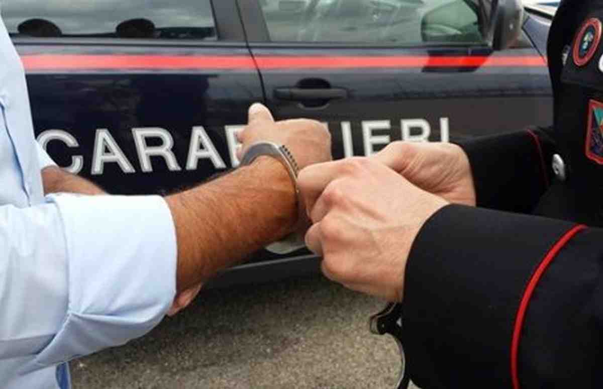 Lucera, finti incidenti per estorcere denaro: arrestato pregiudicato che mirava a donne e anziani Lucera, finti incidenti per estorcere denaro: arrestato pregiudicato che mirava a donne e anziani