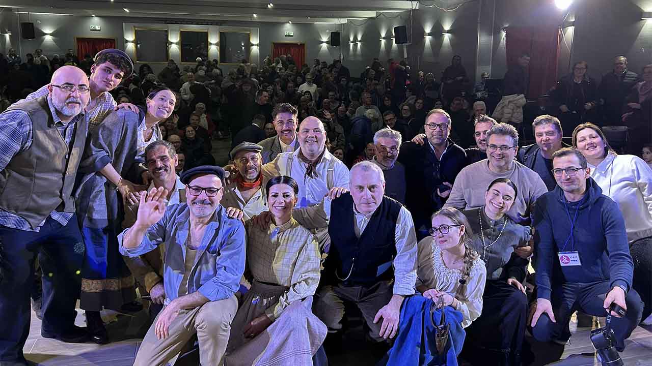 Vico del Gargano capitale del teatro: l’Auditorium Lanzetta saluta un’edizione da Oscar tra applausi e solidarietà Vico del Gargano capitale del teatro: l’Auditorium Lanzetta saluta un’edizione da Oscar tra applausi e solidarietà
