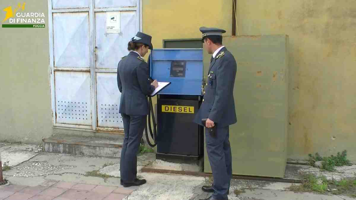 Scoperto distributore abusivo ad Orta Nova: gasolio agricolo venduto a 1,50 € Scoperto distributore abusivo ad Orta Nova: gasolio agricolo venduto a 1,50 €