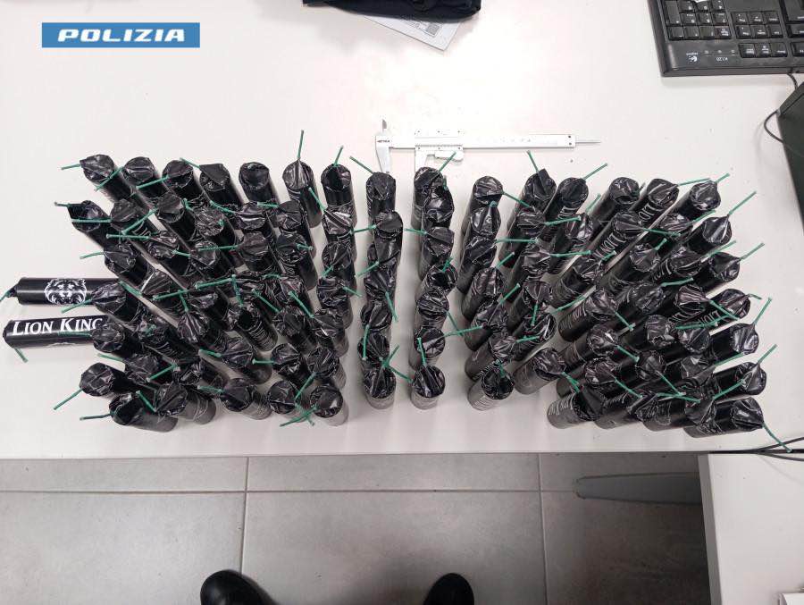 Sequestrati ordigni e 125 candelotti esplosivi: arrestati due pregiudicati nel foggiano Sequestrati ordigni e 125 candelotti esplosivi: arrestati due pregiudicati nel foggiano