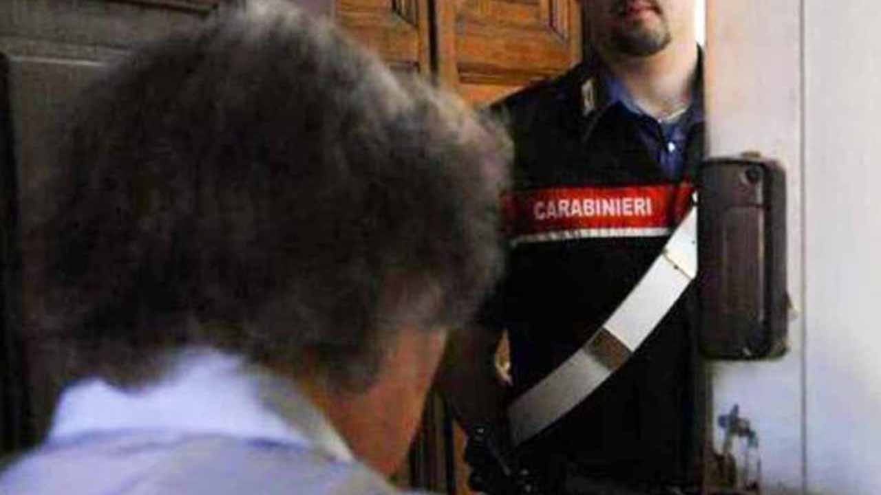 Foggia, truffa agli anziani: rubano 3.500 euro a una 89enne, arrestati due pregiudicati a Candela Foggia, truffa agli anziani: rubano 3.500 euro a una 89enne, arrestati due pregiudicati a Candela