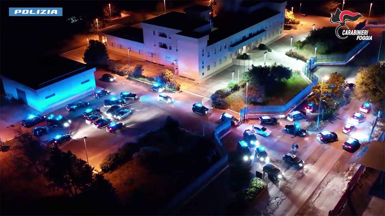 Colpo alla mafia foggiana: sei in manette per estorsioni, droga e riciclaggio. Decisive le rivelazioni dei fratelli pentiti Francavilla Colpo alla mafia foggiana: sei in manette per estorsioni, droga e riciclaggio. Decisive le rivelazioni dei fratelli pentiti Francavilla