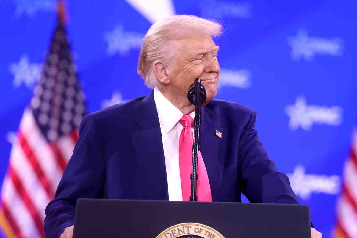 “Mi ha implorato di fare una foto”: la frase di Trump scatena la replica durissima di Meloni “Mi ha implorato di fare una foto”: la frase di Trump scatena la replica durissima di Meloni