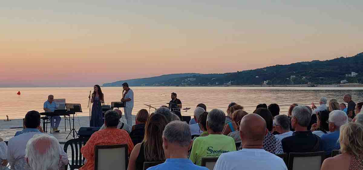 Enarmonia arriva a Rodi Garganico: musica, luoghi sacri e albe d’arte per la stagione dell’Accademia Melos Aureum Enarmonia arriva a Rodi Garganico: musica, luoghi sacri e albe d’arte per la stagione dell’Accademia Melos Aureum