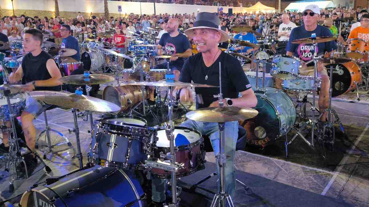 Enorme successo del Drum 100+150 ad Ascoli Satriano: batteristi da tutto il mondo Enorme successo del Drum 100+150 ad Ascoli Satriano: batteristi da tutto il mondo