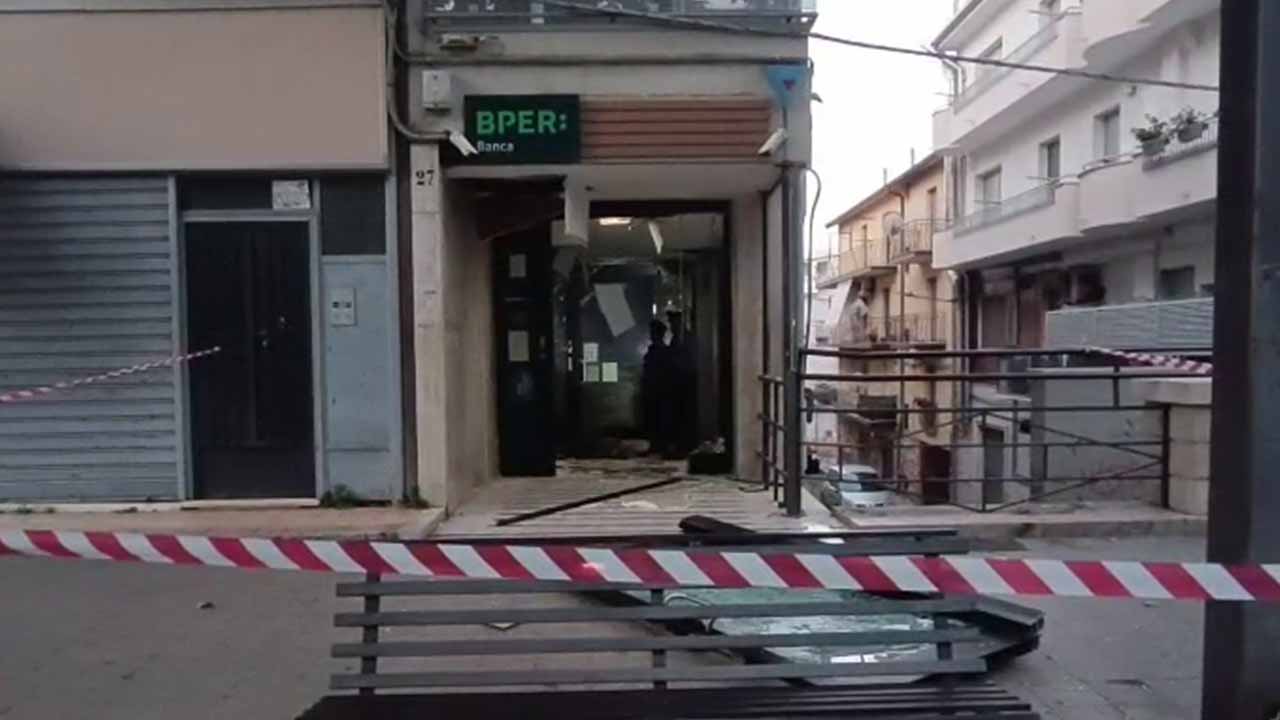 San Giovanni Rotondo: secondo assalto a un istituto di credito in poche settimane San Giovanni Rotondo: secondo assalto a un istituto di credito in poche settimane