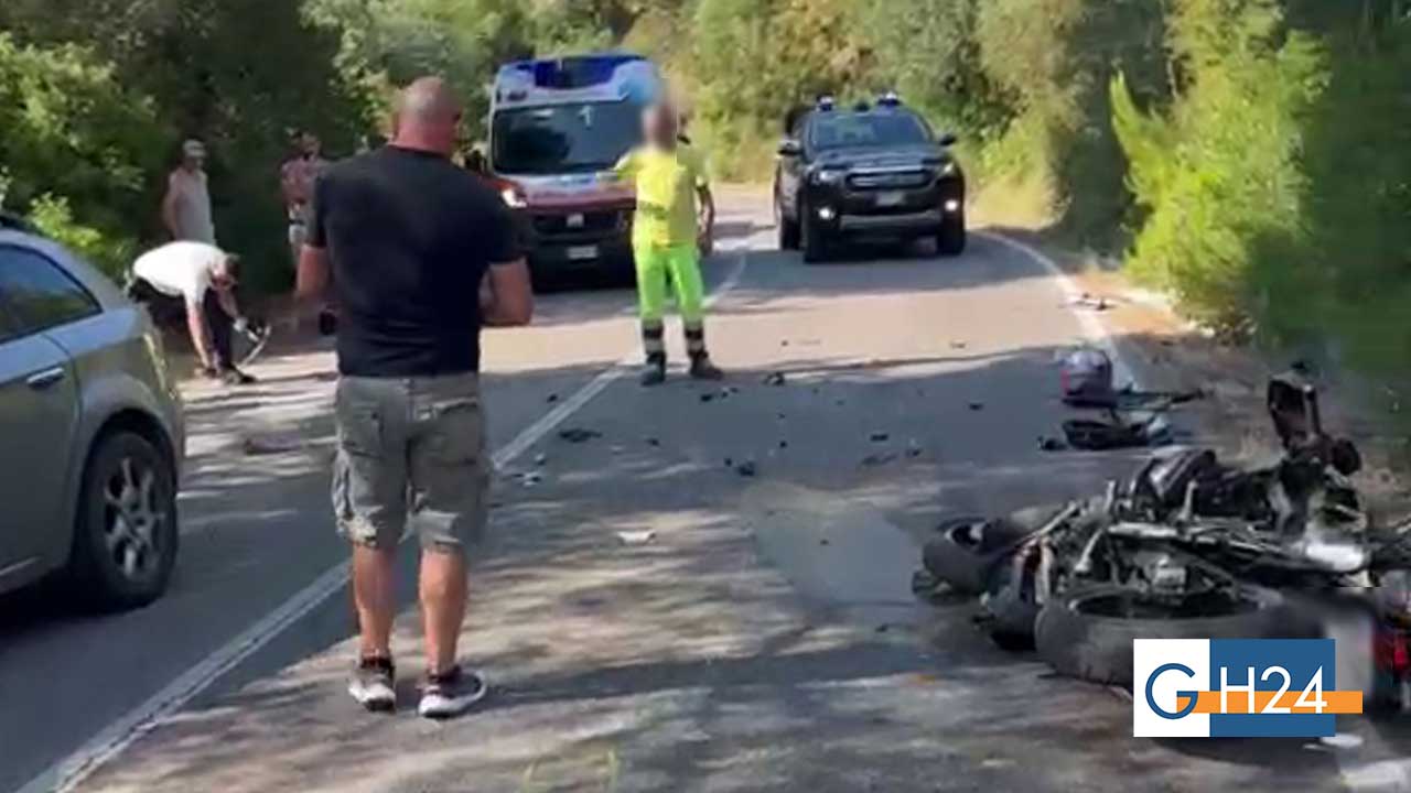 Grave incidente sulla litoranea Vieste-Peschici: auto contro moto a Spiaggialunga, interviene l’elisoccorso Grave incidente sulla litoranea Vieste-Peschici: auto contro moto a Spiaggialunga, interviene l’elisoccorso