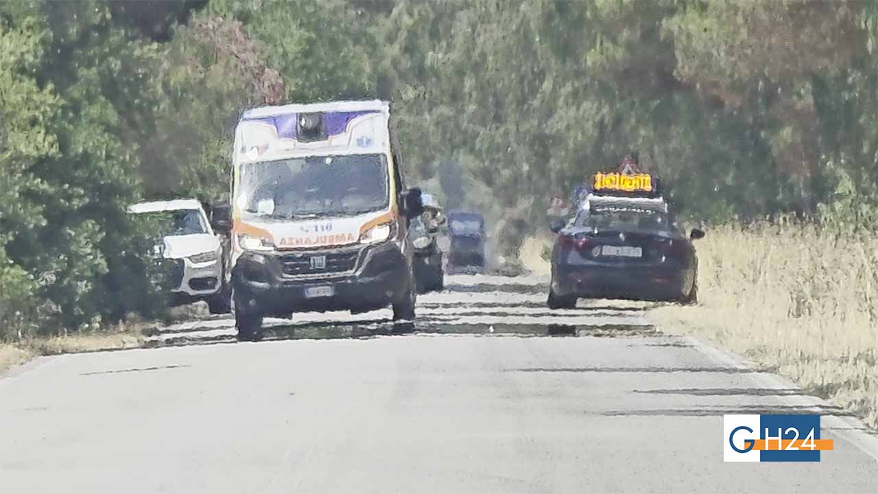 Ischitella, auto piomba in un campeggio: illesi i passeggeri, ma scoppia la polemica sulle ambulanze senza medico Ischitella, auto piomba in un campeggio: illesi i passeggeri, ma scoppia la polemica sulle ambulanze senza medico