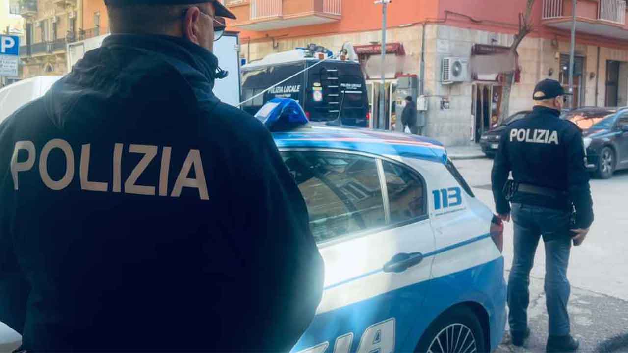 Foggia, la truffa delle auto fantasma: telai clonati dai rottami per rivendere i veicoli rubati Foggia, la truffa delle auto fantasma: telai clonati dai rottami per rivendere i veicoli rubati