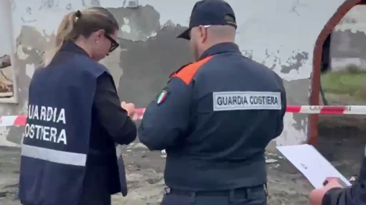 Scoperti rifiuti speciali in stabilimento balneare abbandonato a Zapponeta Scoperti rifiuti speciali in stabilimento balneare abbandonato a Zapponeta
