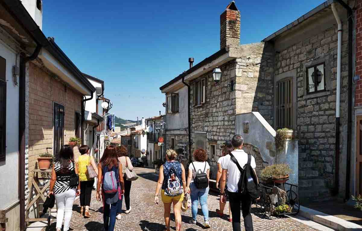 Celle di San Vito presenta i suoi abitanti: il paese più piccolo della Puglia si racconta al mondo Celle di San Vito presenta i suoi abitanti: il paese più piccolo della Puglia si racconta al mondo