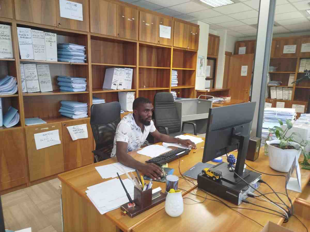 Ripartono i tirocini dei migranti alla Procura di Foggia: il sogno di Fotso tra inclusione e formazione Ripartono i tirocini dei migranti alla Procura di Foggia: il sogno di Fotso tra inclusione e formazione
