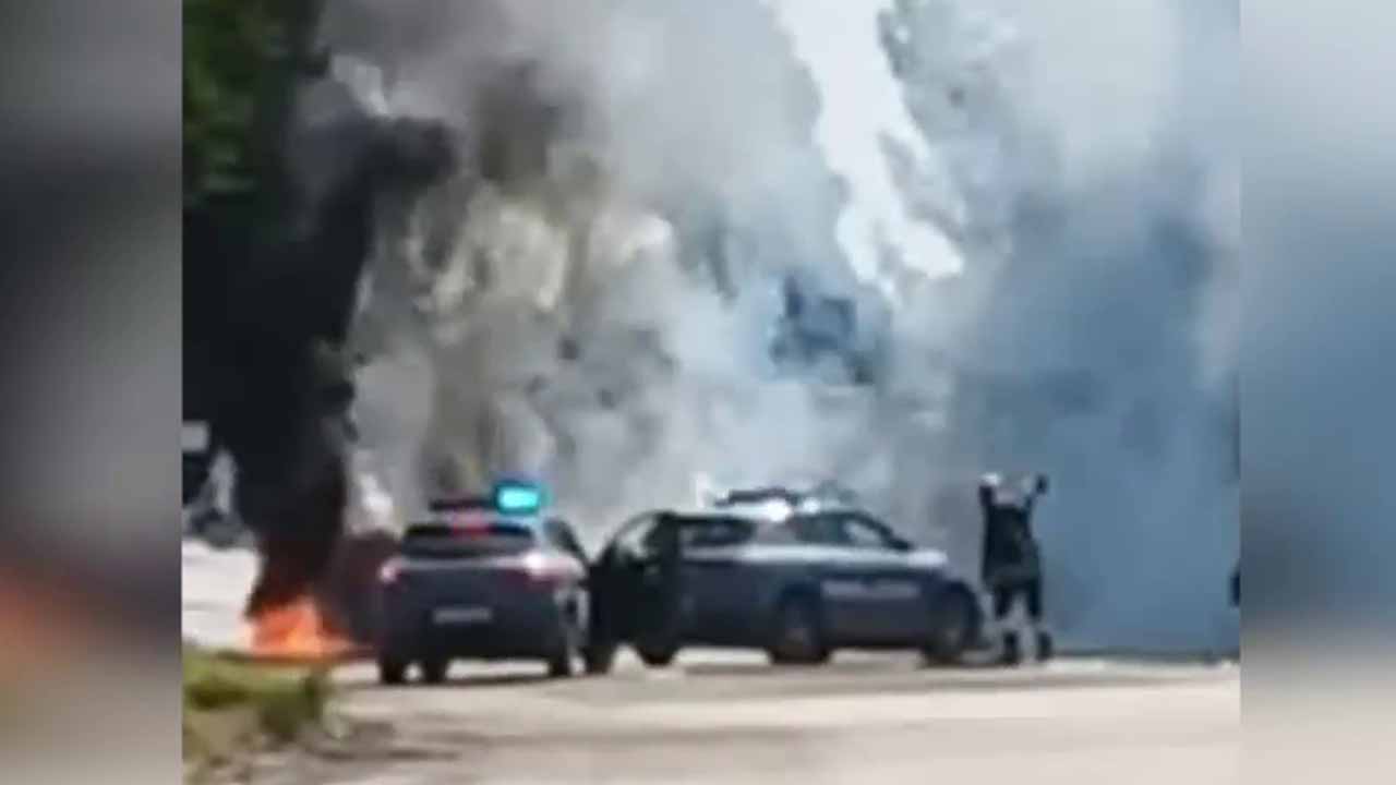 Maxi-blitz all’alba contro la “banda dei blindati” di Cerignola: oltre 100 Carabinieri in azione, 7 arresti Maxi-blitz all’alba contro la “banda dei blindati” di Cerignola: oltre 100 Carabinieri in azione, 7 arresti