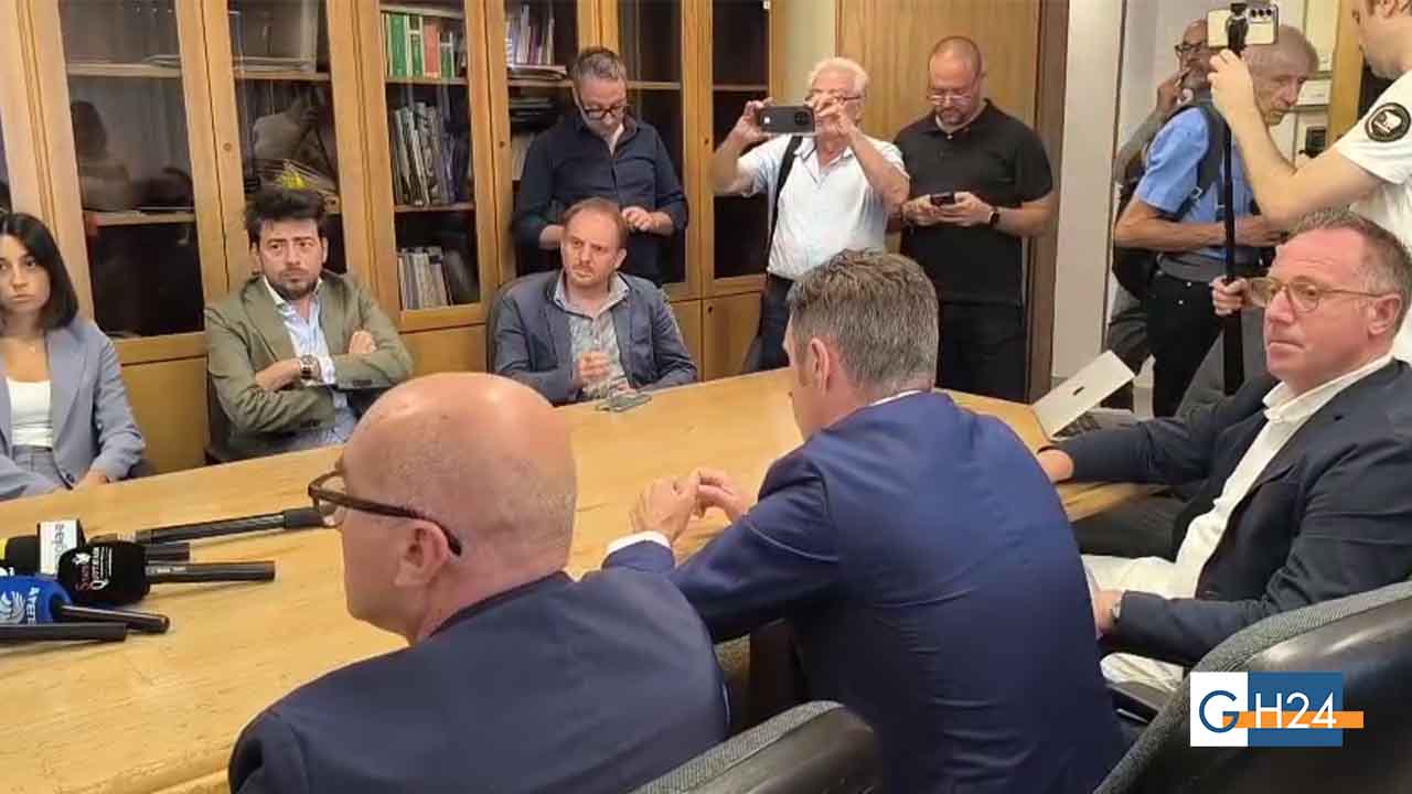 Patto per la legalità sul Gargano: via libera alle ruspe contro gli abusi Patto per la legalità sul Gargano: via libera alle ruspe contro gli abusi